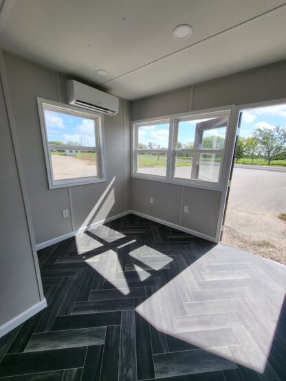 14 x 33 *MUST SEE* Custom Tiny Cabin with FULL KITCHEN! - H205483 - Image 11