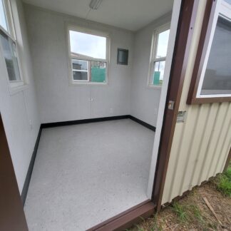 08 x 08 Guardhouse/Tiny Building Fully Lined with Electricity - H205285