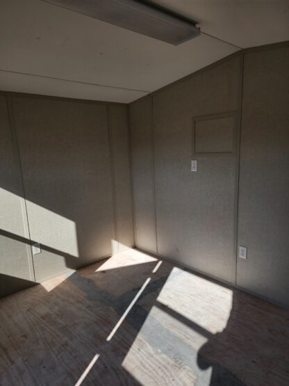 10 x 12 Lined Office - H203896 - Image 3