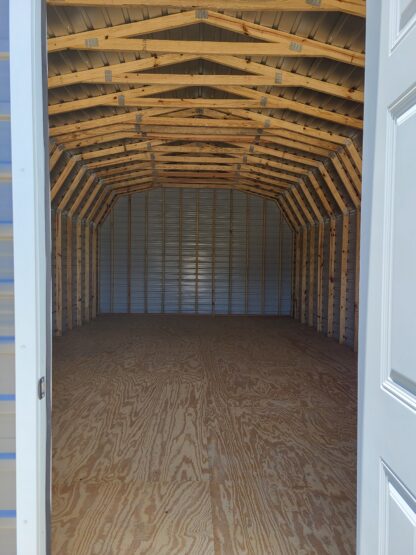 16 x 30 Deluxe Barn with Front Door and Windows - Image 6