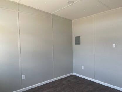 12 x 12 Lined Deluxe Office - H204667 - Image 5