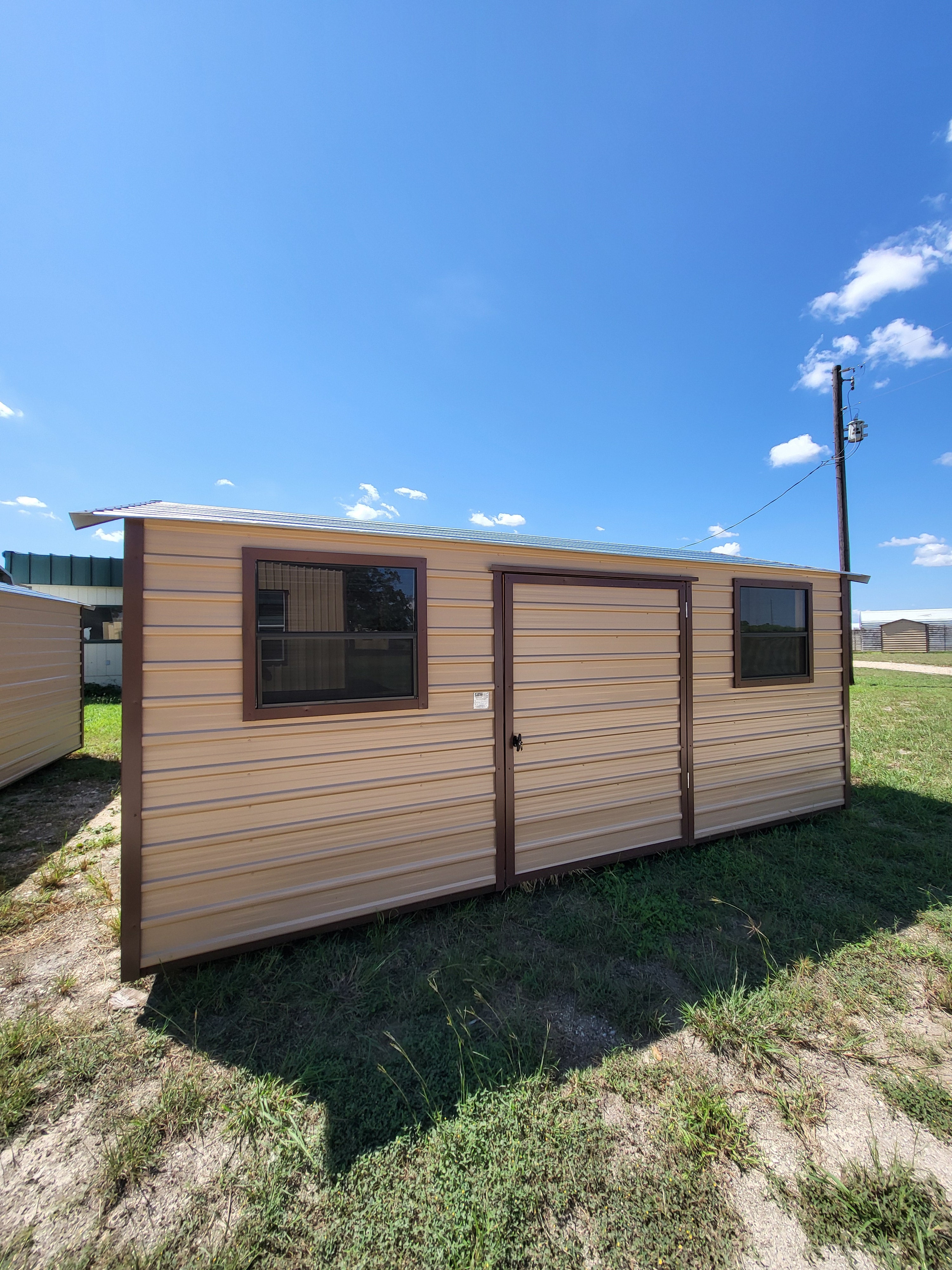 10 x 16 Peak Storage w/ Windows - H205427